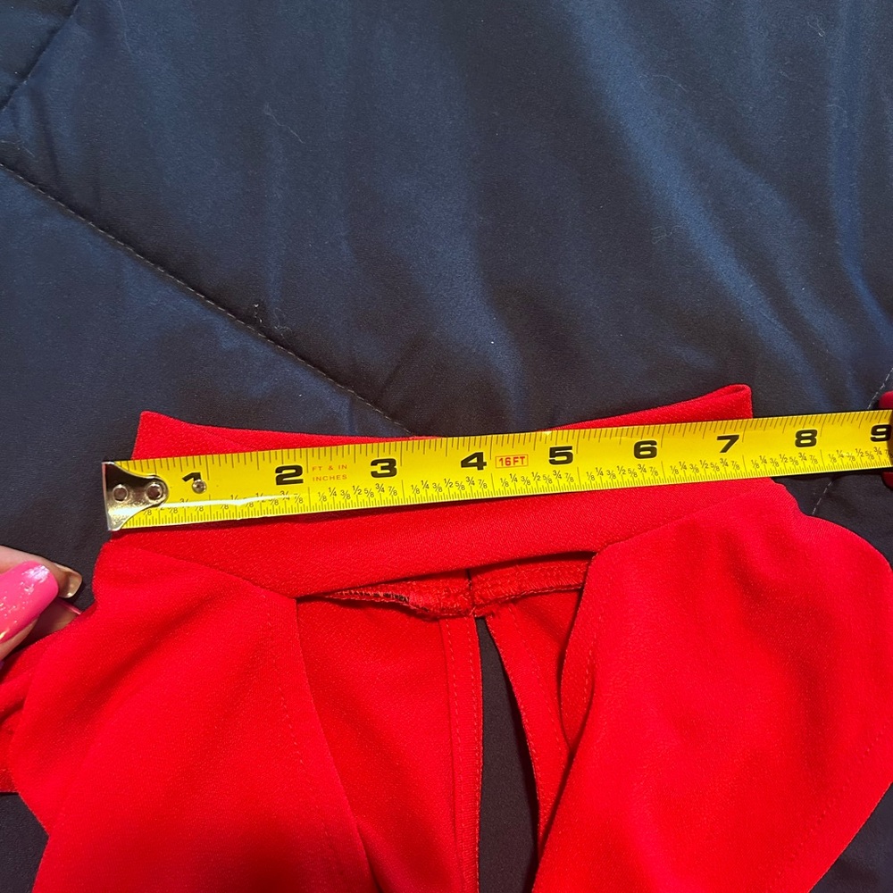 H&M DIVIDED • Red Cut Out Shoulder Top • M • - Picture 9 of 12